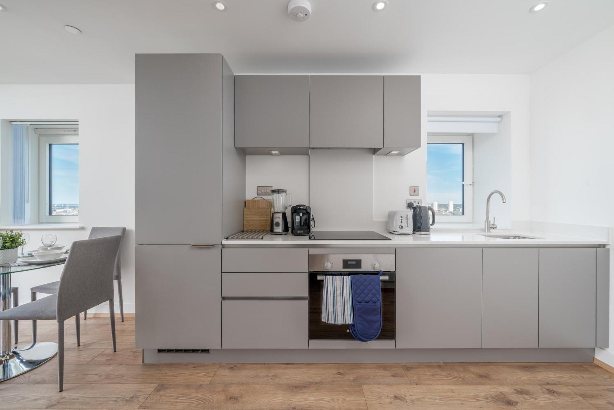Skyvillion: Riverside Apartments with City Views London Exterior photo