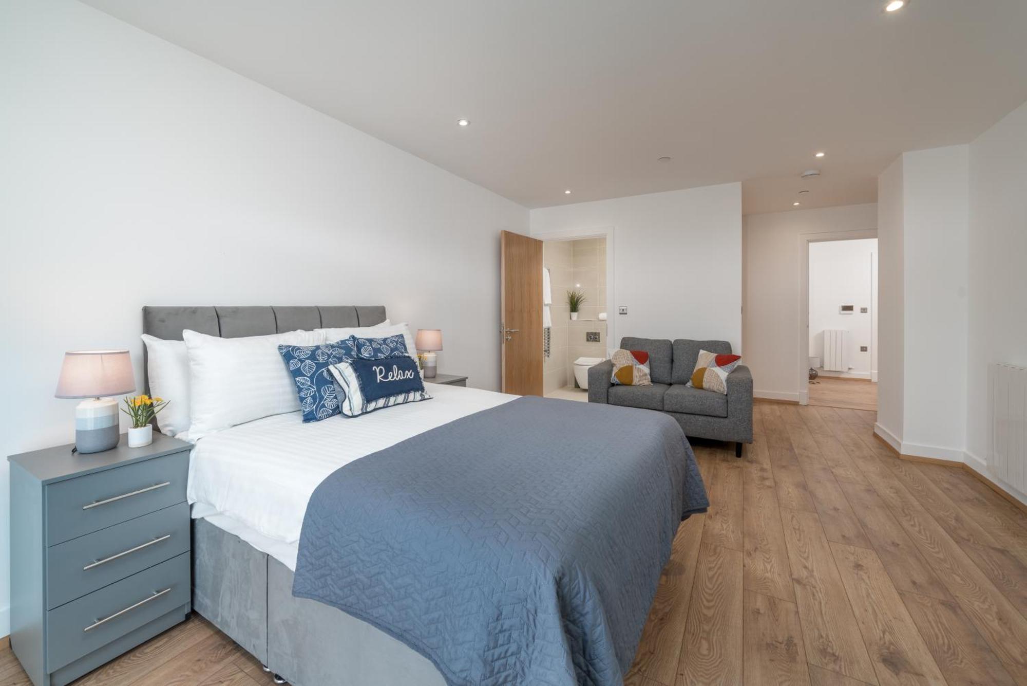 Skyvillion: Riverside Apartments with City Views London Exterior photo
