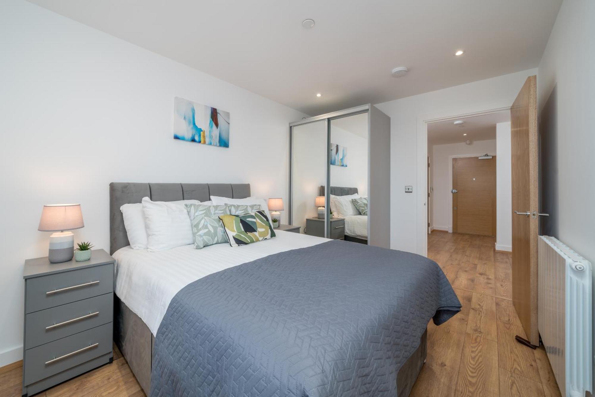 Skyvillion: Riverside Apartments with City Views London Exterior photo